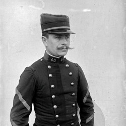 Militaires